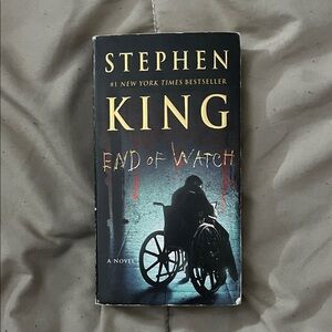 End of Watch Paperback - Stephen King